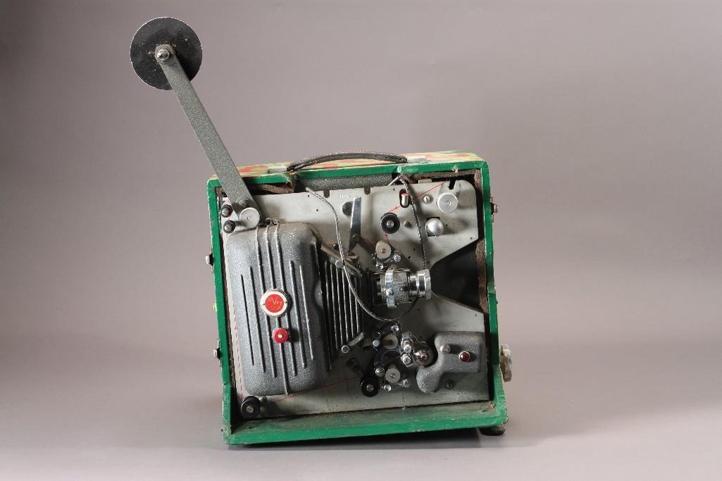 DeVry "Bantam" 16mm Projector (1 of 6)