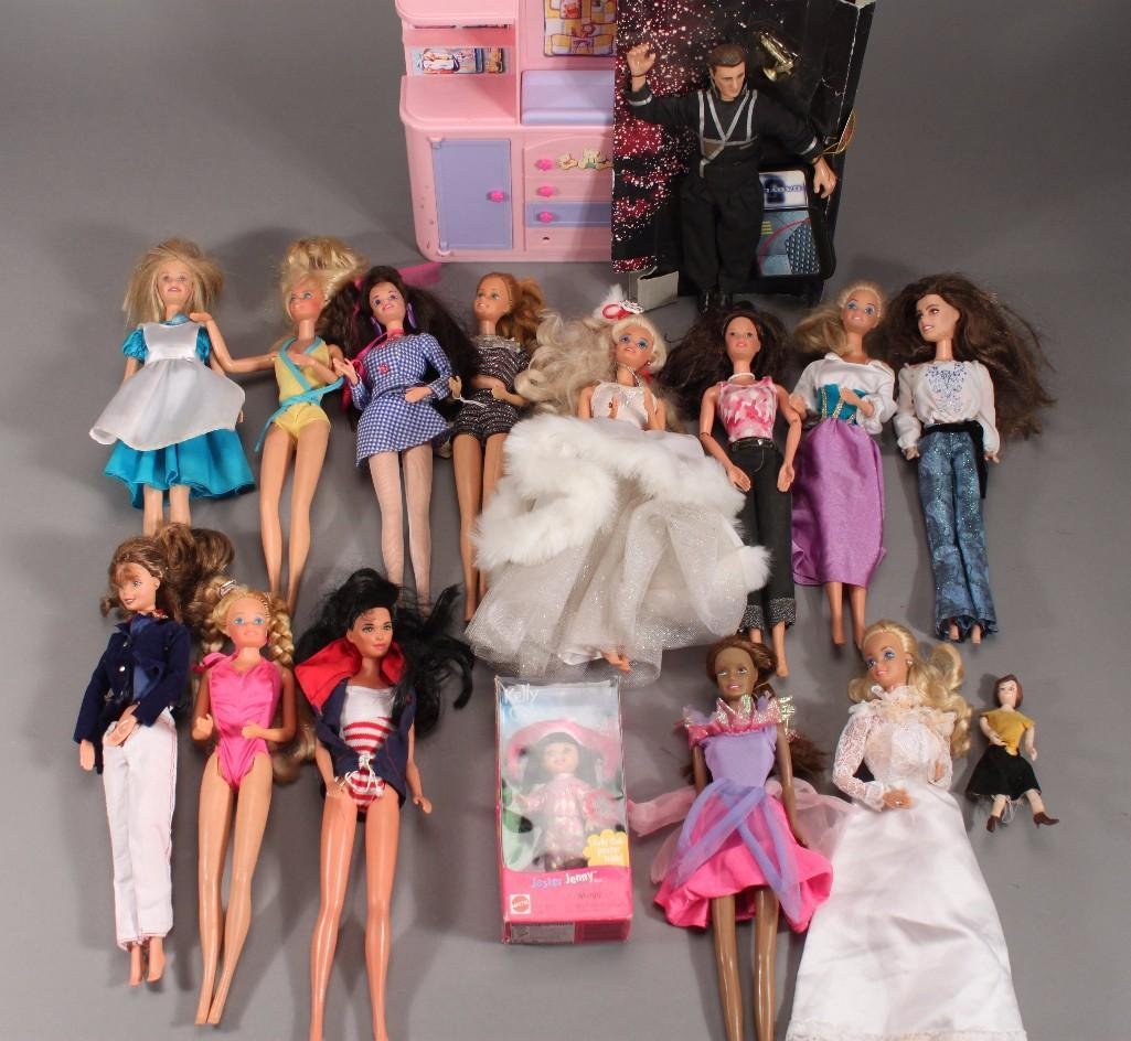 Barbie and Barbie Accessories (15): Large lot of assorted Barbies that include 1993 Mattel, 1966 Mattel, 1991 Mattel, 1996 Mattel made in Taiwan, changing table, Jester Jenny and more 