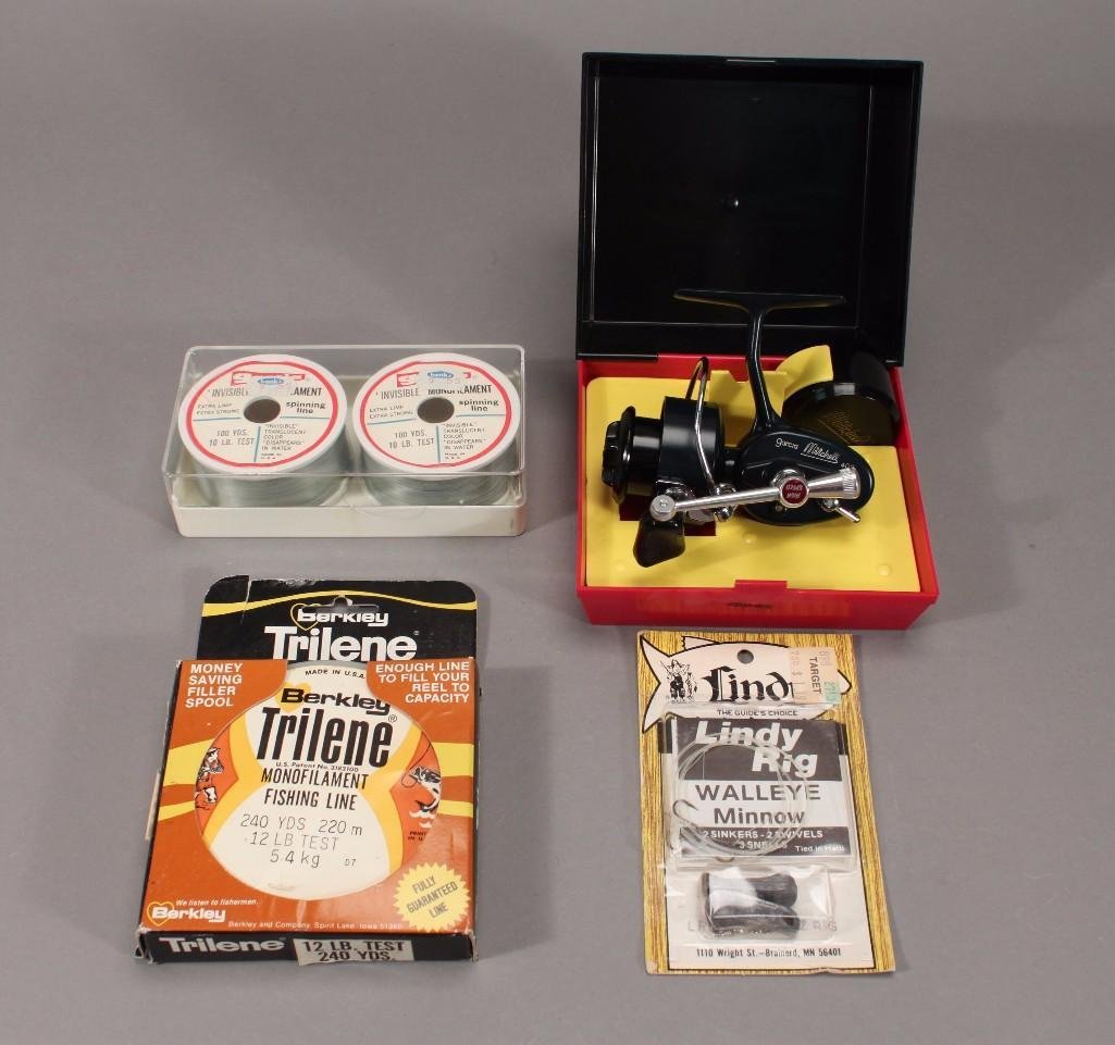 Vintage 1972 Mitchell Fishing Reel (1 of 7)