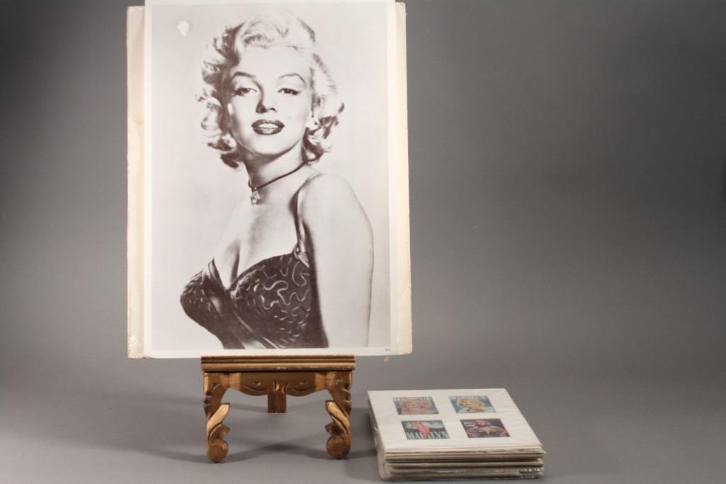Marilyn Monroe Poster & Matted Collectors Cards (14) (1 of 6)