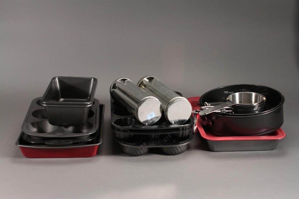 Kitchen Bakeware (1 of 4)