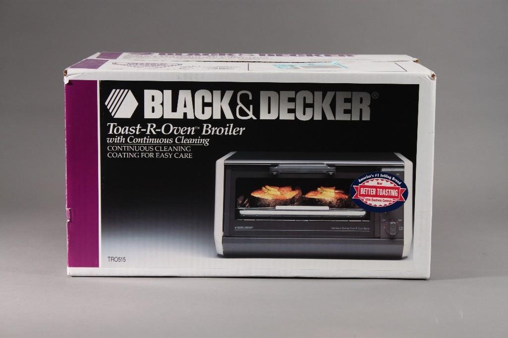 Black & Decker Toast R Oven Broiler: With continous cleaning coating for easy car, NIB