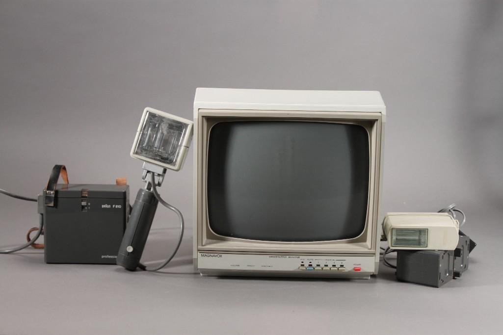Magnavox Observation Monitor and Lighting (3): Lighting Braun F810 professional and Mecablitz 115, and Magnavox monitor Model No. MC3510