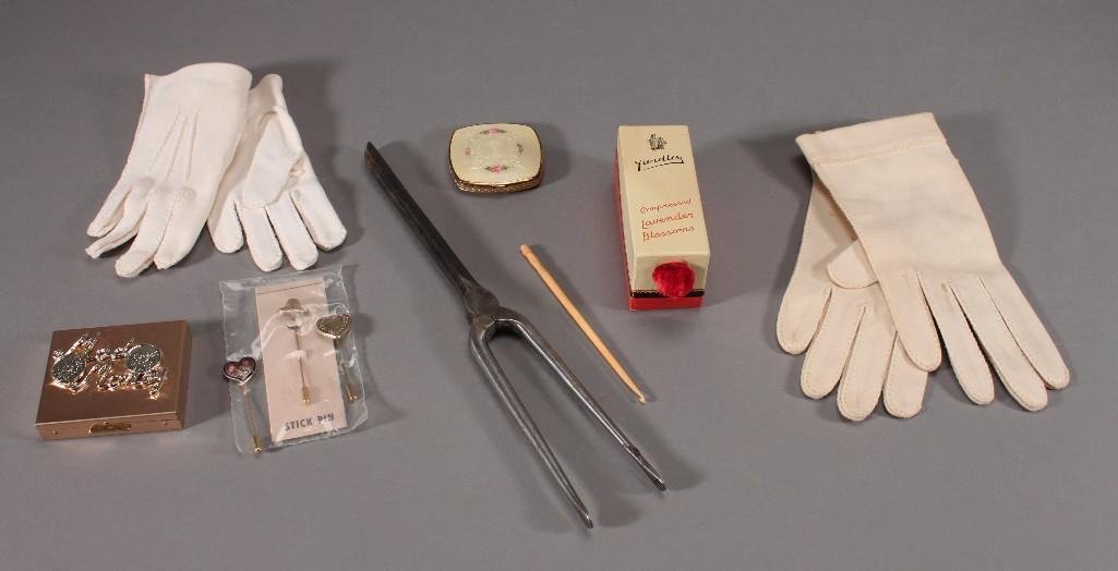 Ladies Accessories (7): Includes Kayser off white gloves, Fownes gloves, gold tone money holder, Yardley soap amd more.