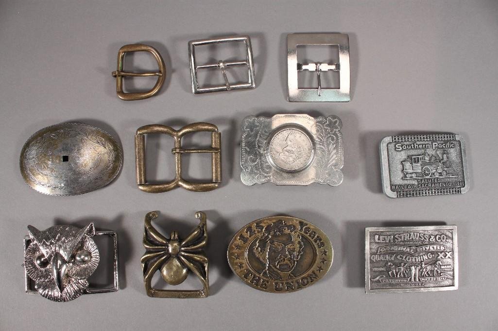 Men's Metal Belt Buckles (11): 1976 Bergamot Brass Works Levi belt buckle, gold tone spider belt buckle, silver tone owl belt buckle, 1981 Southern Pacific RailFair Sacramento belt buckle and more. 