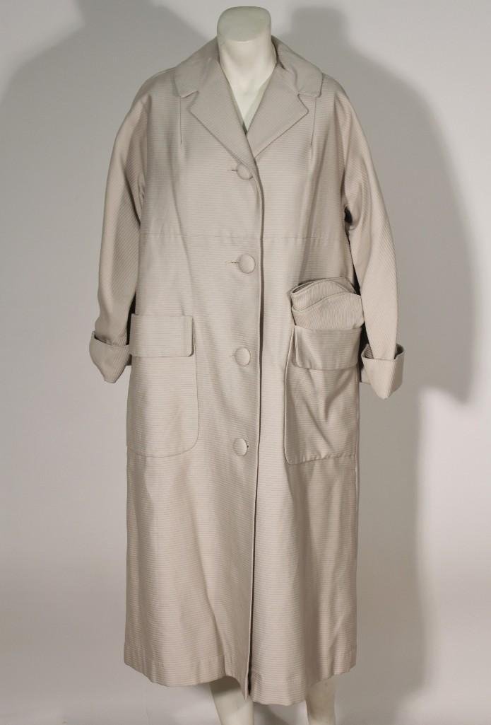 Schiaparelli Women's Rain Coat and Hat NWT: Tan colored button up coat with the matching hat. Zelan durable water repellent, fabric treated with Dupont. Size 10. Style 1025. Schiaparelli Par