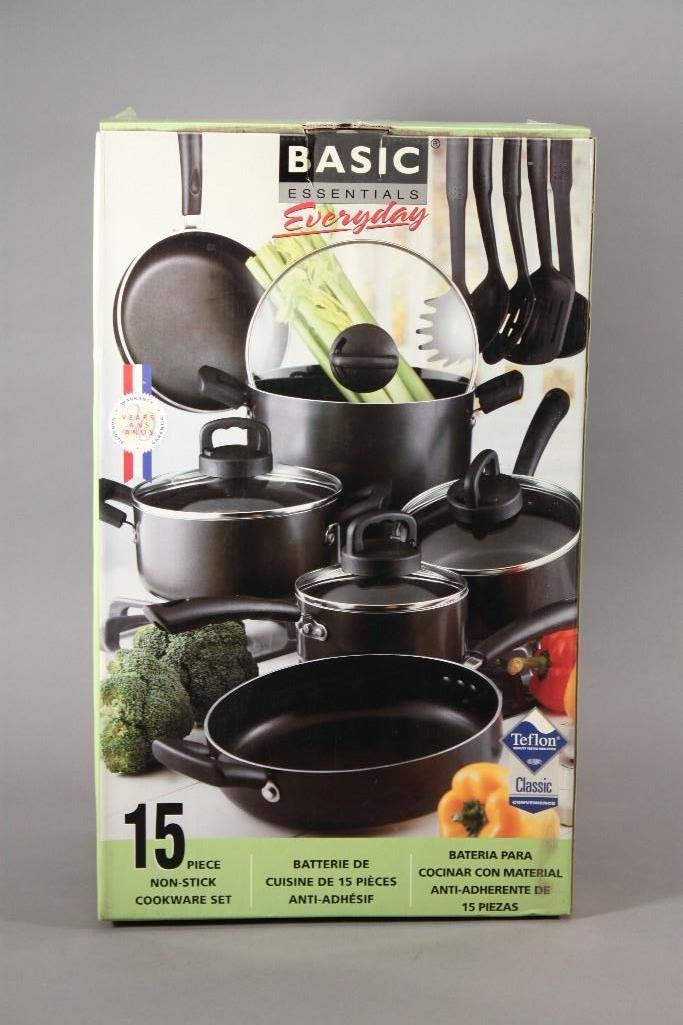 Basic Essentials Cookware set (1 of 4)