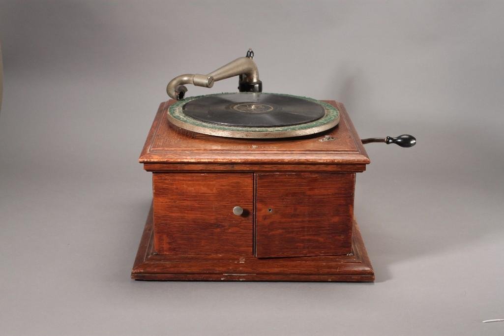 Sherman, Clay & Co Record Player: Antique Victor Victoria Record Player 1915 , Wind-up Model, With quarter-sawn Oak Veneers and Solid Oak cabinet. 