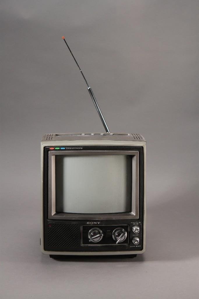 Vintage Sony Trinitron Television: Model KV-9200 color TV receiver