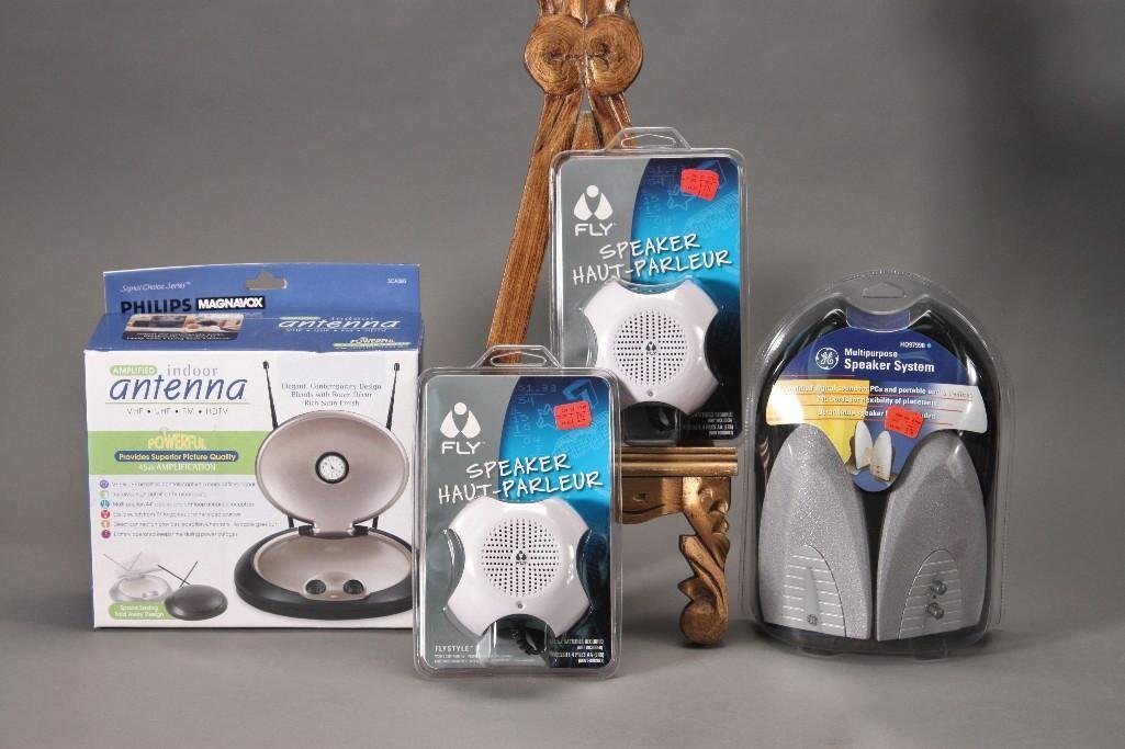 Speakers and Indoor Antenna (4) (1 of 9)