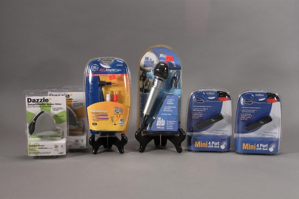 Microphone, Mp3 Adapter, and USB Hub (5) (1 of 8)