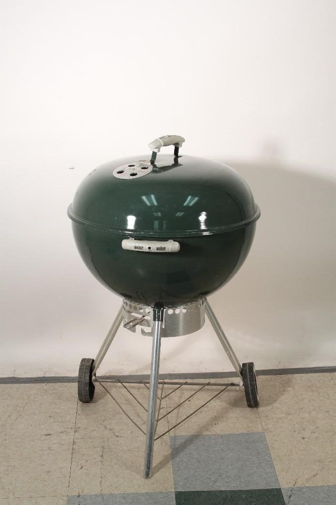 Weber One-Touch Gold BBQ Grill (1 of 5)