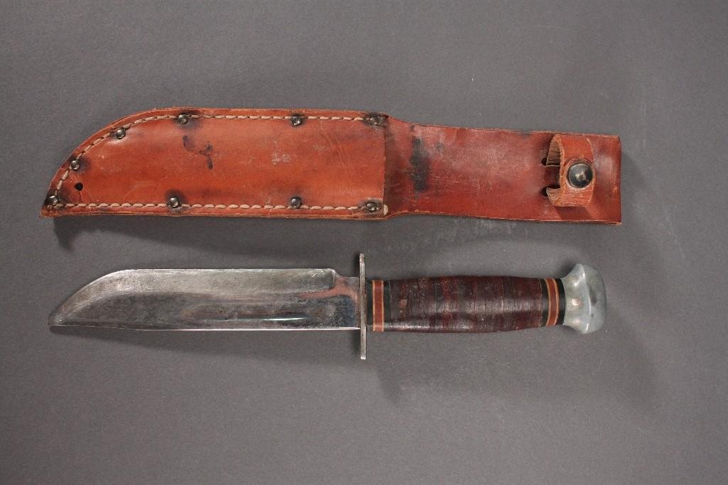 Pal Knife in Sheath (1 of 4)