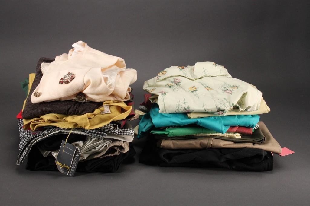 Women's Casual Dress Clothes (1 of 7)