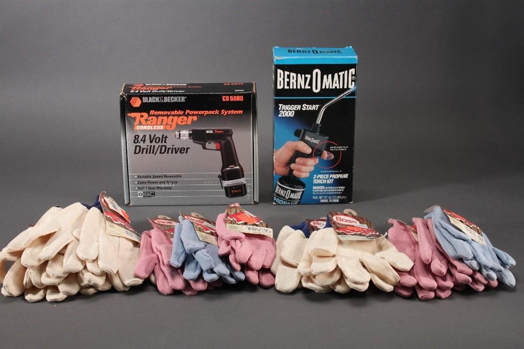 Tools and Gardening Gloves (1 of 6)