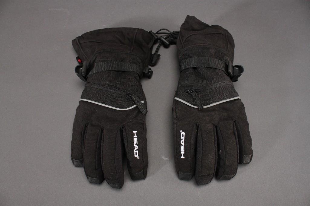 Head Ski Gloves: Pair of black Head ski gloves size M. In good condition.