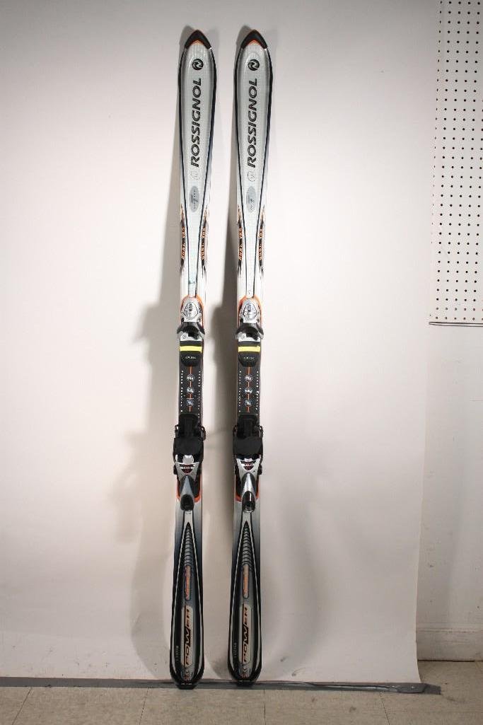 Rossignol Power Viper Skis: Ski read Made in France Radius 18m, dual VRF, 1 0137705, in good condition.