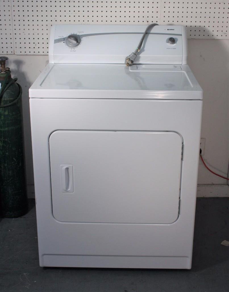 2009 Kenmore Electric Dryer: Model#: 110.69422801, untested, but in good condition, measures 26"x29"x43"