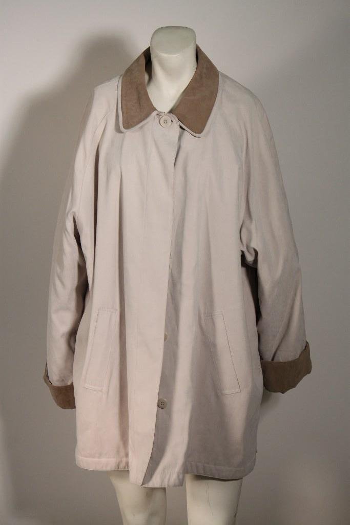 London Fog Trench Coat: Khaki size 2x trench coat in good condition.