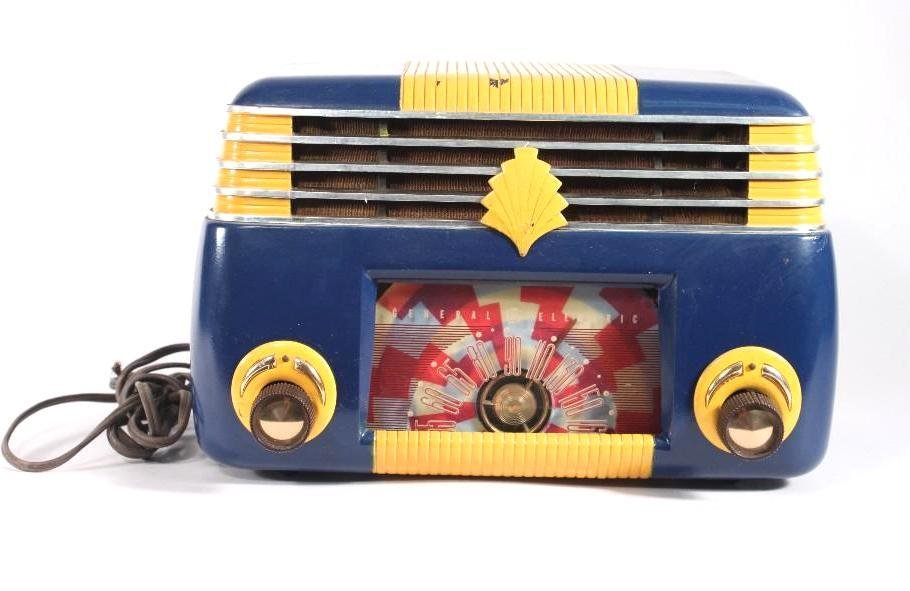 General Electric Vintage Radio (1 of 7)