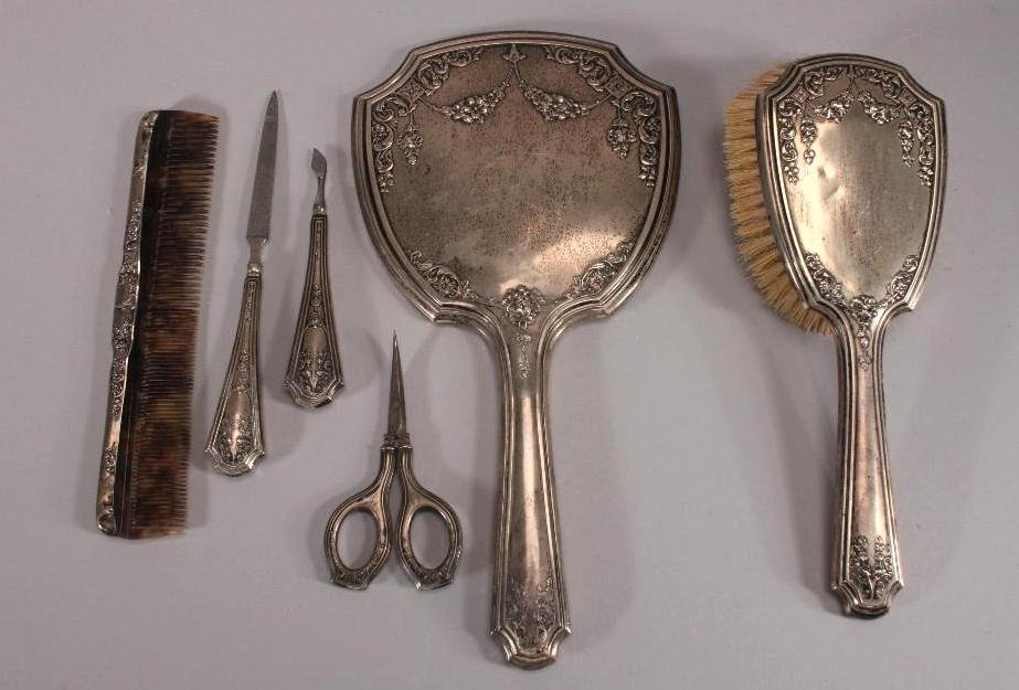 Sterling Vanity Set (6) (1 of 10)