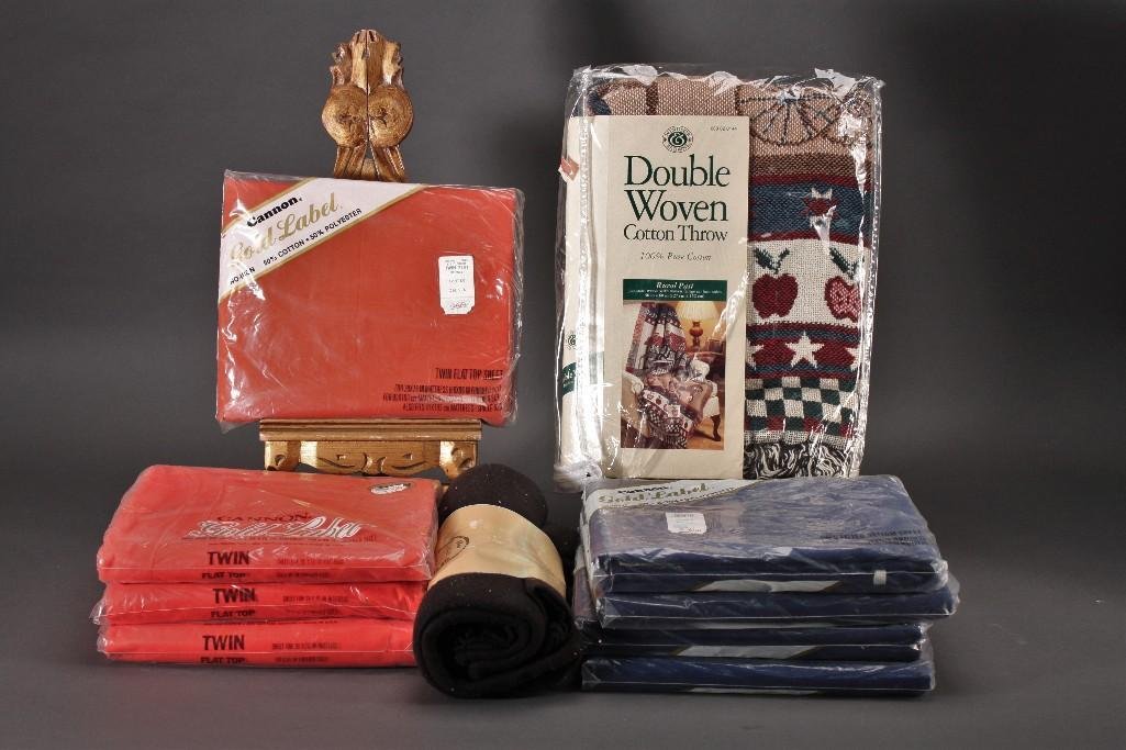 Twin Bed Sheets and Throw Blankets (10) (1 of 9)