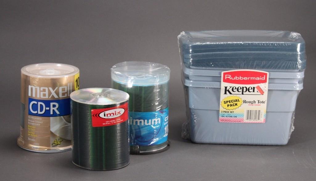 CD-R Disks and Rubbermaid Storage Containers (4) (1 of 5)