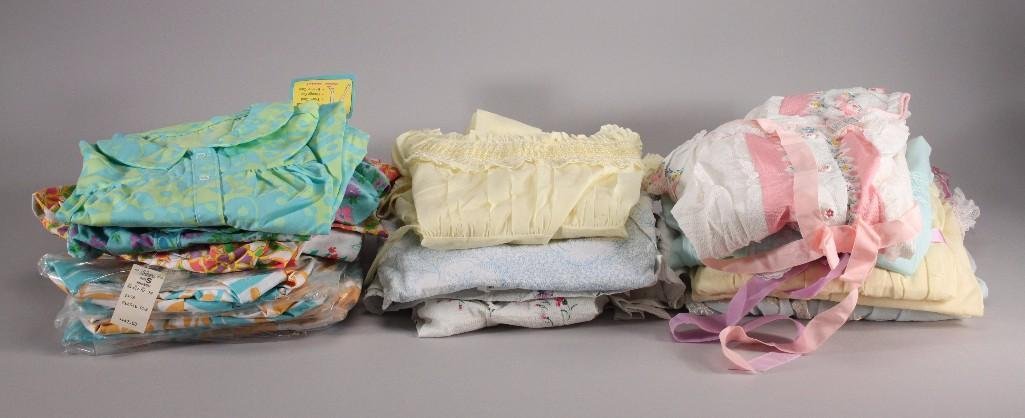 Ladies Vintage Nightgowns and House Coats (19): Brands include Lewis FrimelSleepwear, "KoffeeKasual" Perma-Press Sears, Caper Coat by Amy Sue, Schrank'sMoongleam, Slumber Sue, and more. Sizes vary. Many are new with tags.