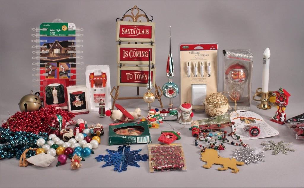 Christmas Ornaments and Decor (1 of 7)