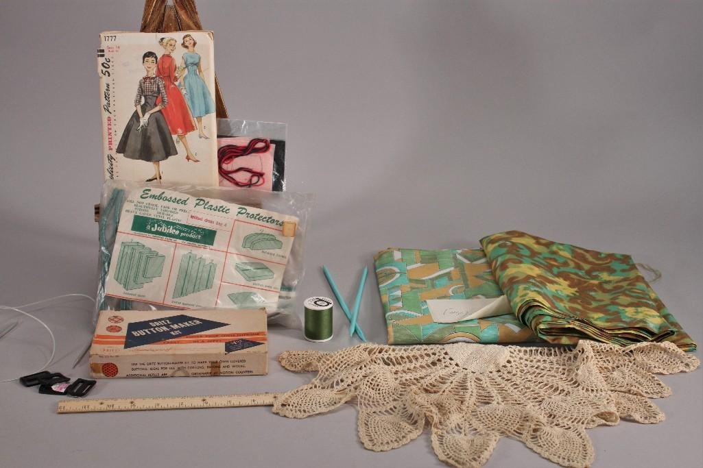 Vintage Fabric and Sewing Supplies (1 of 9)