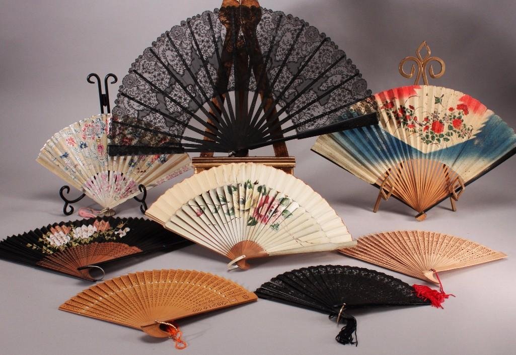 Ladies Vintage Fan Collection (8) (1 of 7)