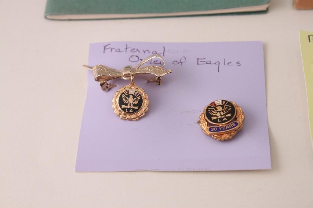 Free Masons Pins & Booklets (1 of 6)