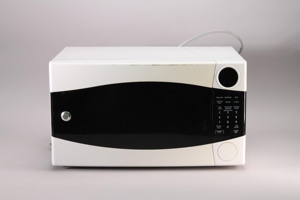 GE Microwave (1 of 3)