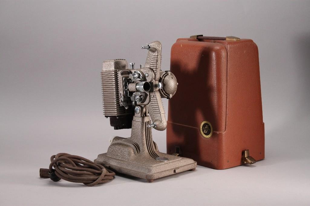 Revere Camera Co 8MM Projector With Case (1 of 6)
