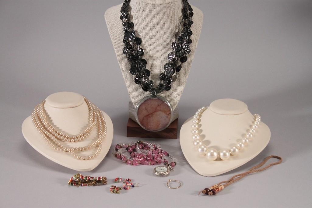 Costume Jewelry (1 of 7)