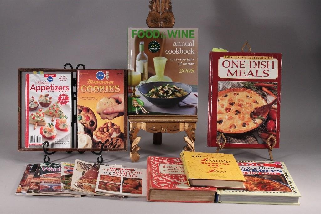 Vintage Cook Books (10+): 1950 Betty Crocker's Picture Cook Book, 1962 The Family Bookof Fun, 1996 365 Favorite Brand Names Casseroles & One Dish Meals, Food & Wine Annual Cook Book, America's Favorite Brand Name One Dish Meal