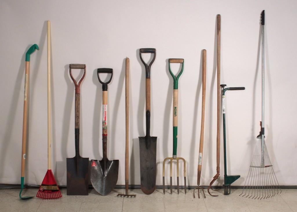 Garden Tools (11): Various garden shovels, hoe, rakes. Items are in good pre-owned condition.