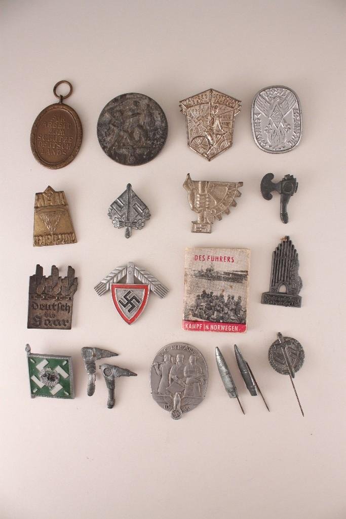 WWII German Pins/Badges (19) (1 of 10)