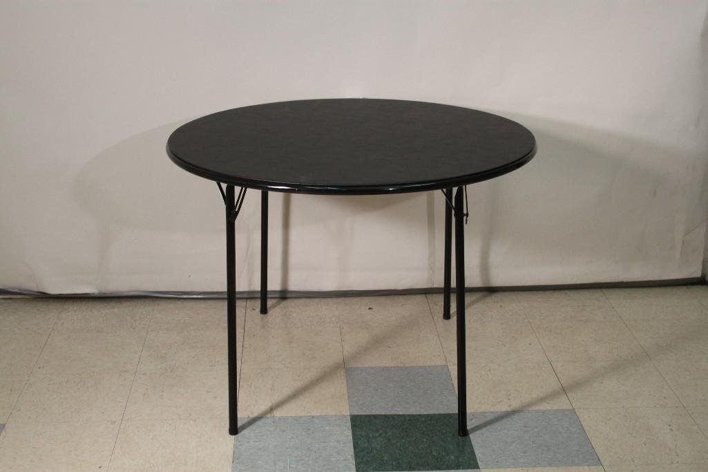 Meco Folding Table (1 of 3)