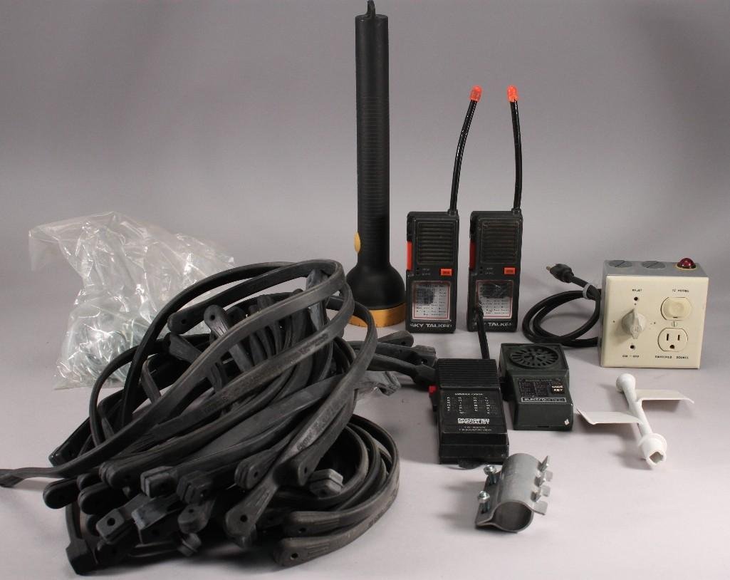 Sky Talkers & Bungee Cords (1 of 6)