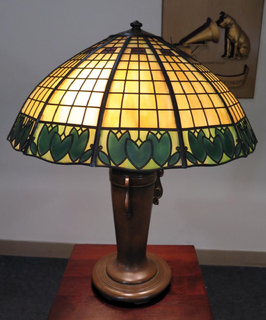 A HANDEL BRONZE AND GREEN GLASS TEROCA LINE TABLE LAMP (1 of 9)