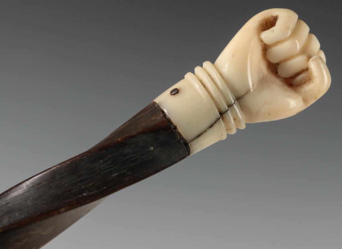 A 19C BALEEN WALKING STICK WITH CARVED FIST HANDLE (1 of 10)