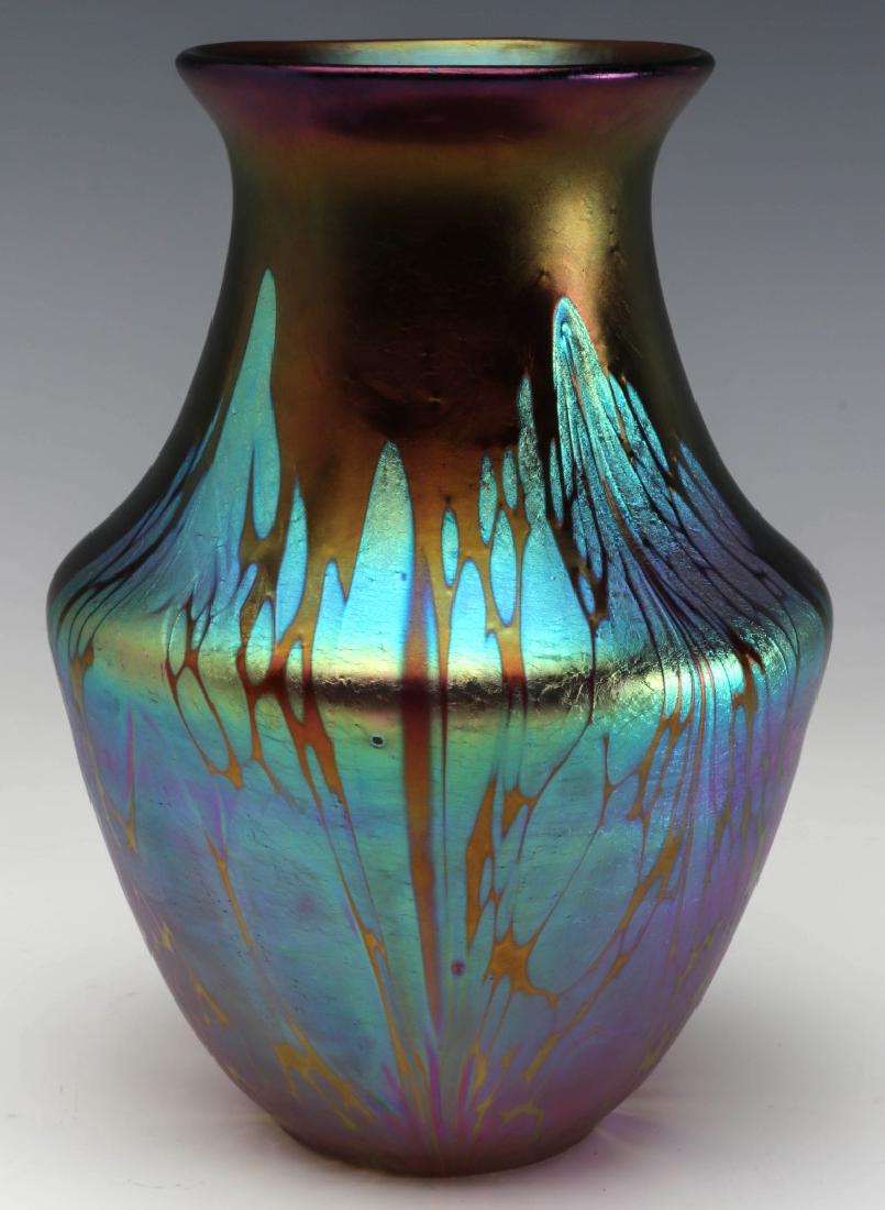 A  MEDICI DECORATION ART GLASS VASE ATTRIBUTED LOETZ (1 of 8)