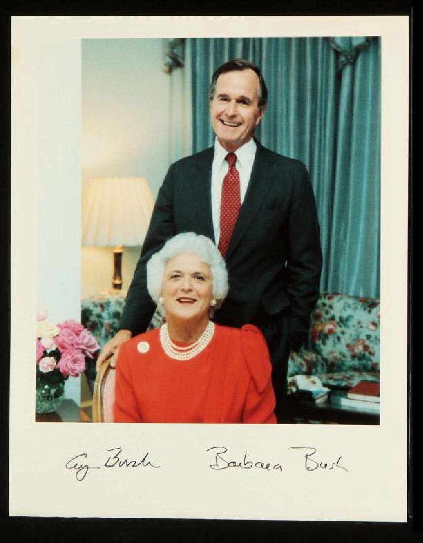 LARGE GROUP OF CELEBRITY SIGNED PHOTOGRAPHS (1 of 10)