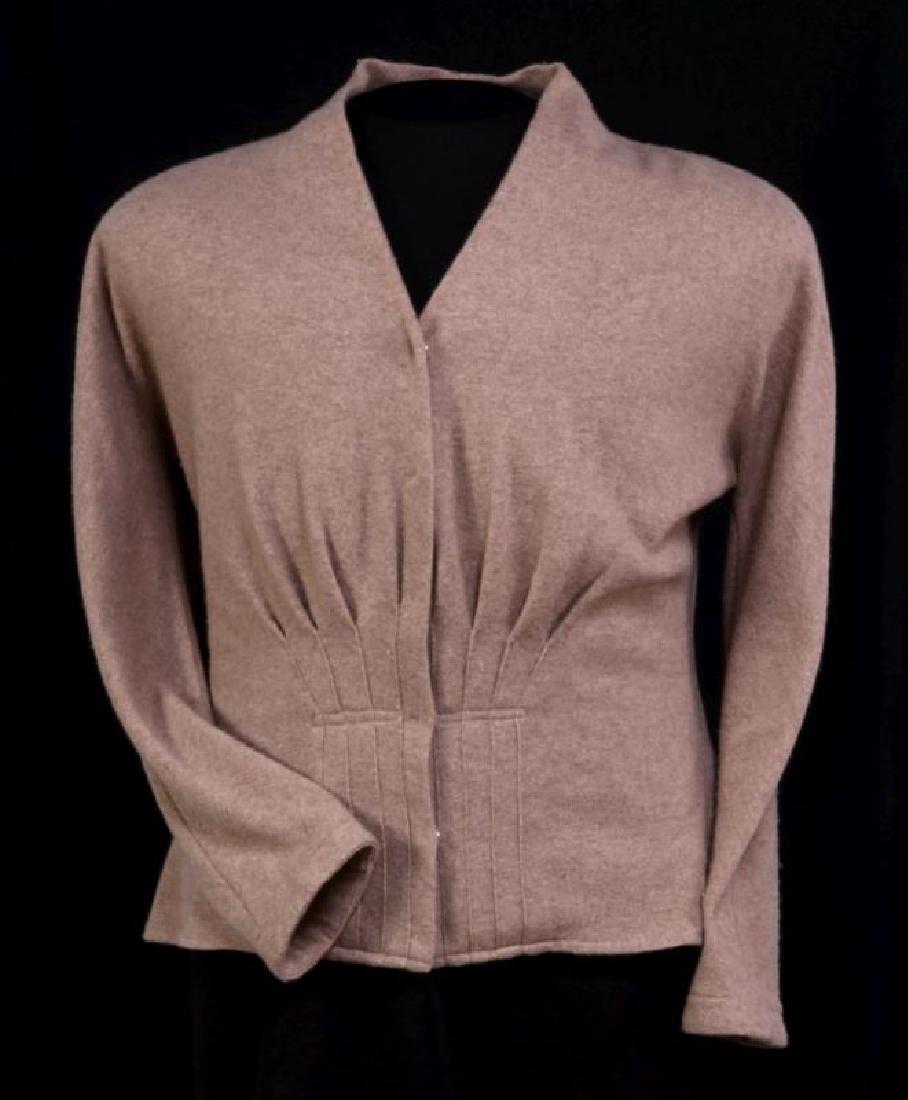AN OSCAR DE LA RENTA CASHMERE CARDIGAN SWEATER (1 of 6)