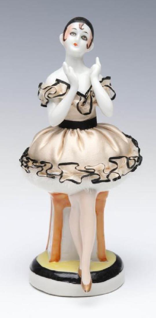 AN EXCEPTIONAL GERMAN ART DECO FLAPPER POWDER DISH (1 of 6)