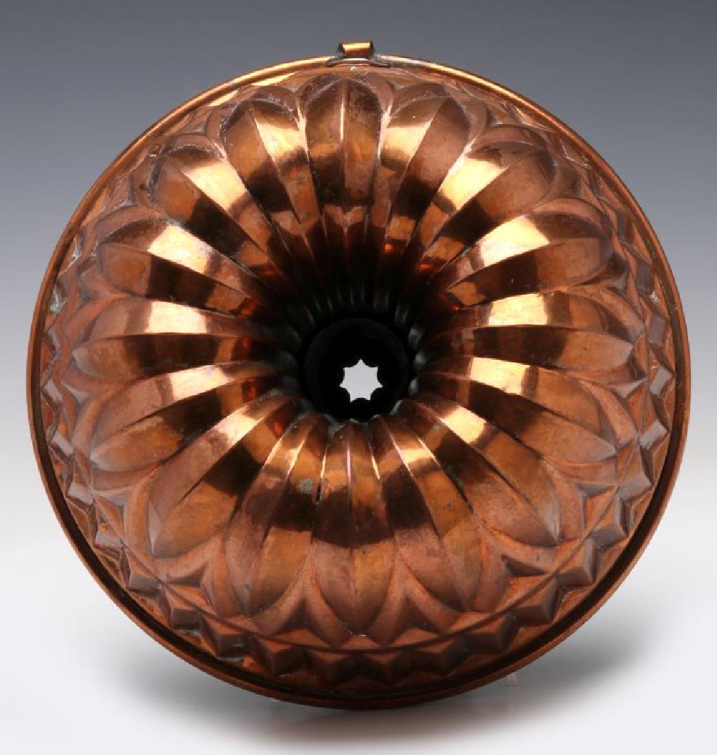 AN ANTIQUE COPPER FOOD MOLD (1 of 6)