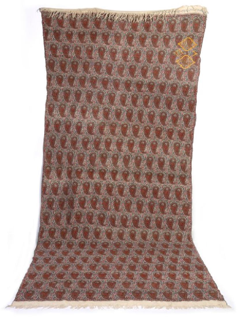 A VERY GOOD LARGE WHITE GROUND HAND MADE PAISLEY (1 of 8)