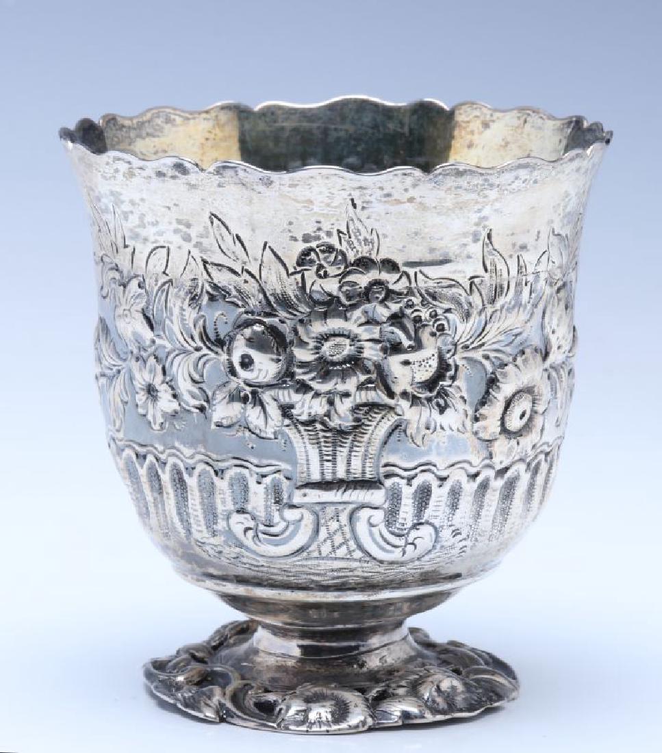 A BRITANNIA SILVER VASE OR CUP ON FOOT DATED 1722 (1 of 11)
