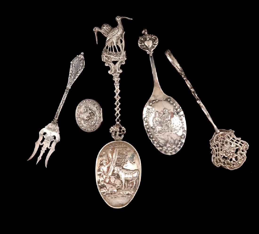 AN ESTATE LOT OF 800 SILVER ARTICLES (1 of 8)